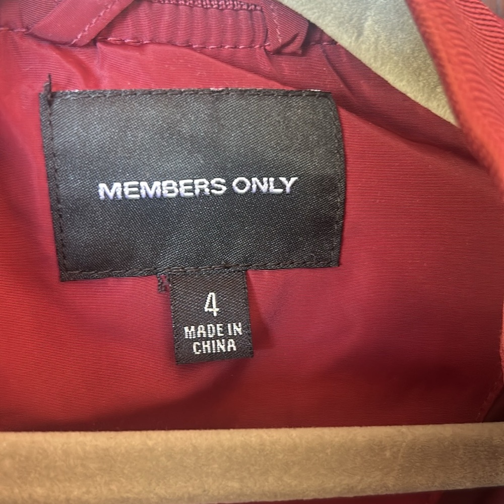 Members Only burgundy bomber jacket - Picture 2 of 8